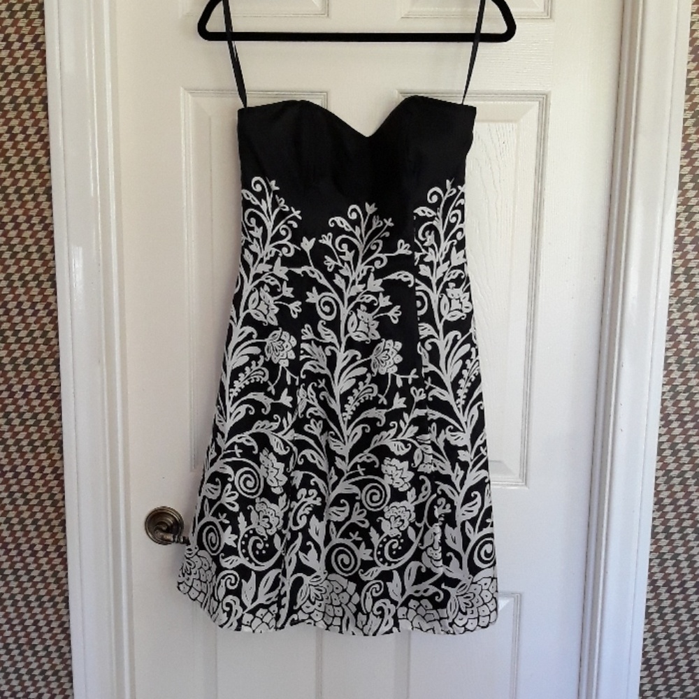 White House Black Market strapless dress